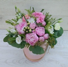 Цветы в коробках