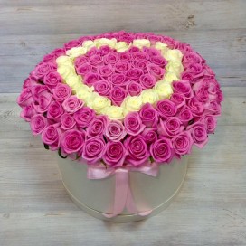 Превью Сердце из 101 розы в шляпной коробке