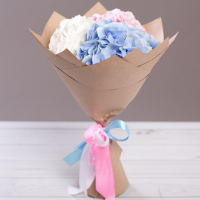 Букет из 3 разноцветных гортензий