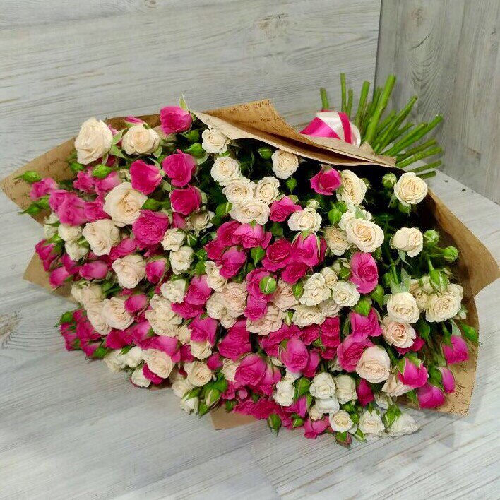 Букет из 39 необыкновенных кустовых роз