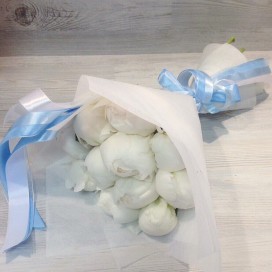 Превью Букет из 11 белых пионов