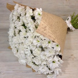 Превью Букет из 35 белых кустовых хризантем