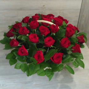 Корзина из 29 красных роз