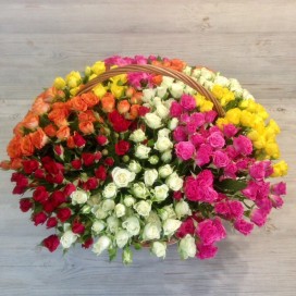 Превью Корзина из 79 кустовой розы