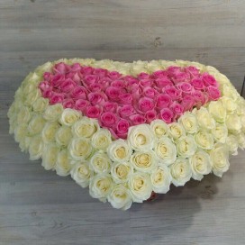 Превью Корзина из 151 розы в виде сердца