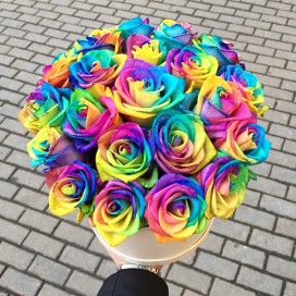 Превью Радужные розы в шляпной коробке