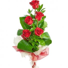 Превью Каскадный букет из роз с аспидарой в органзе