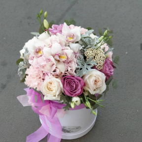 Букет в шляпной коробке «Утро в саду»